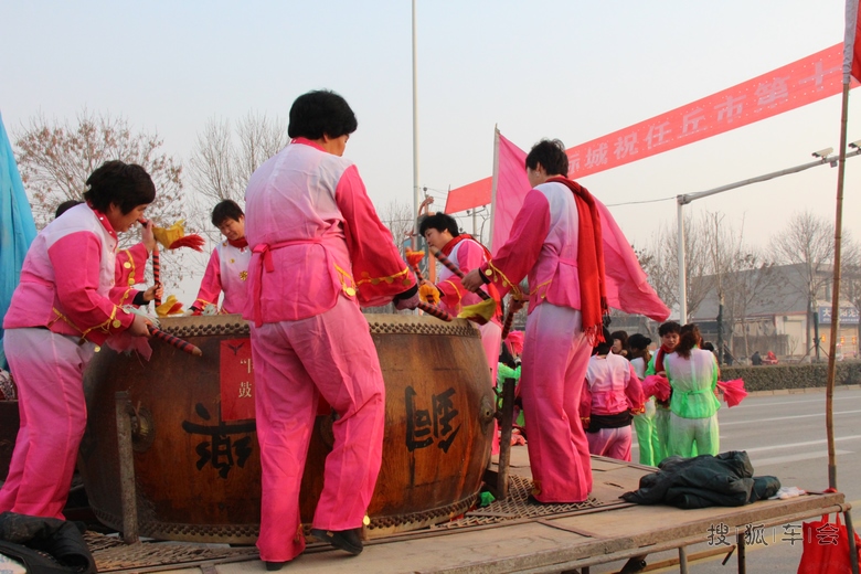 马年敲大鼓,敲出好运和祥和