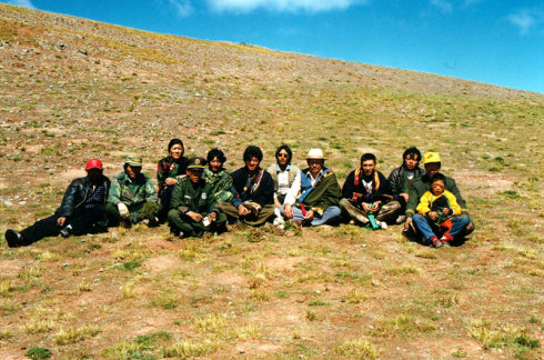 扎巴多杰生前一家人及部分队员