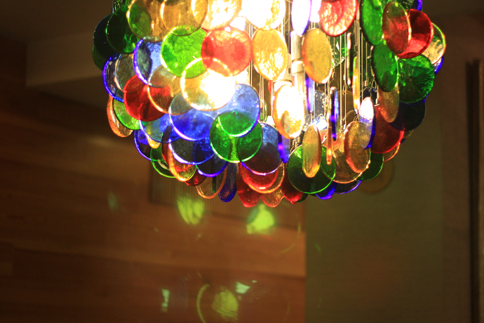 7&nbsp;五彩斑斓的吊灯