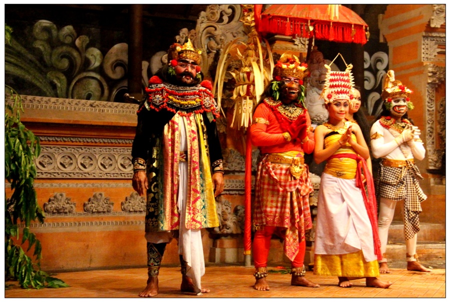 巴厘岛六克差舞祭神舞蹈