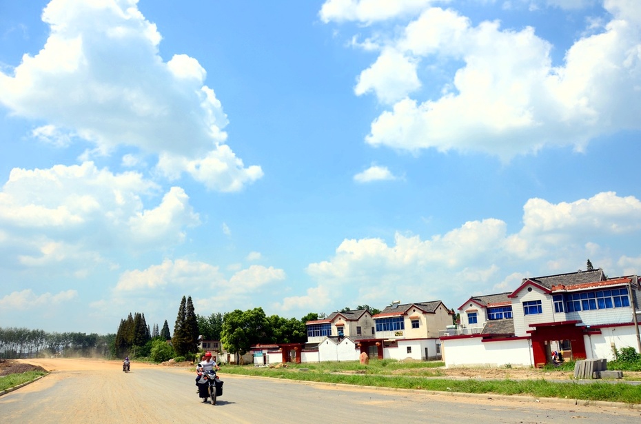 正在建设中的三八村