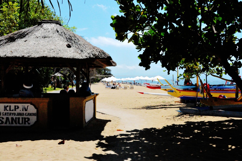 巴厘岛游记沙努尔海滩感受法国女孩的浪漫