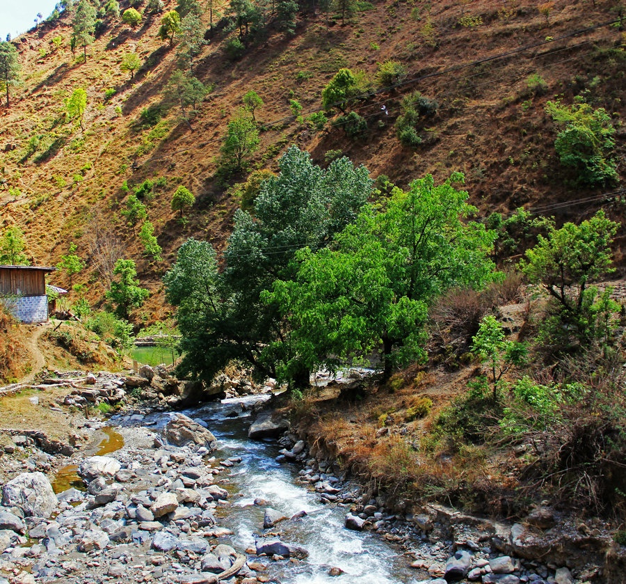 木裡明珠寸冬海子,遺落深山的藍寶石