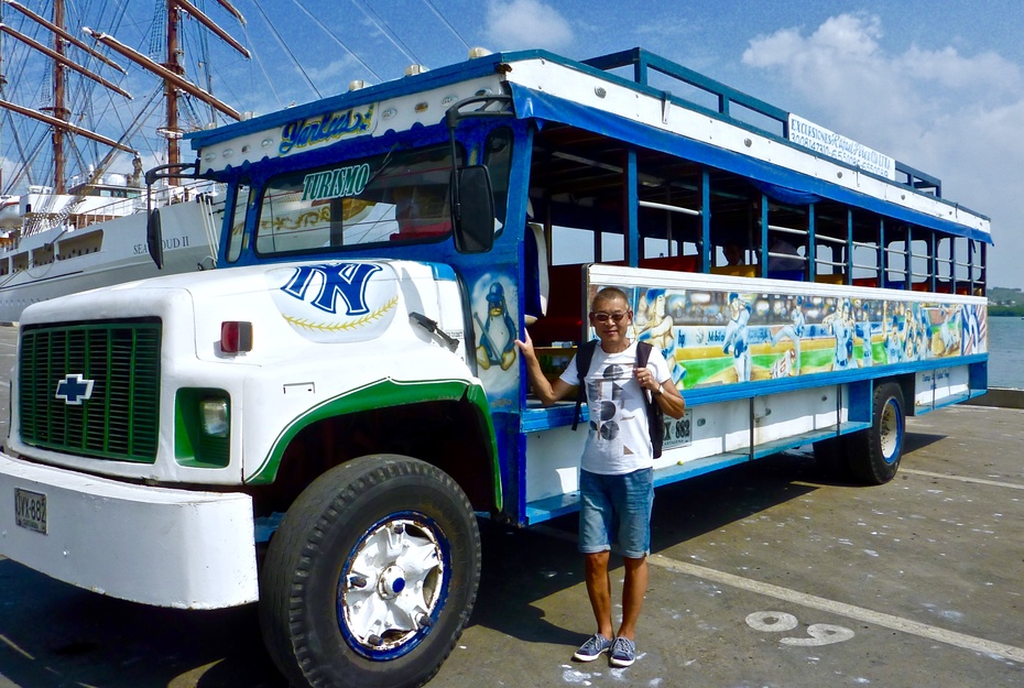 哥伦比亚卡塔赫纳彩绘篷车colombiacartagena