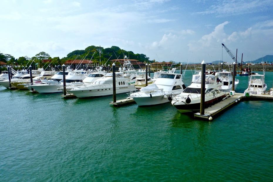 巴拿马运河河畔码头panamacanal
