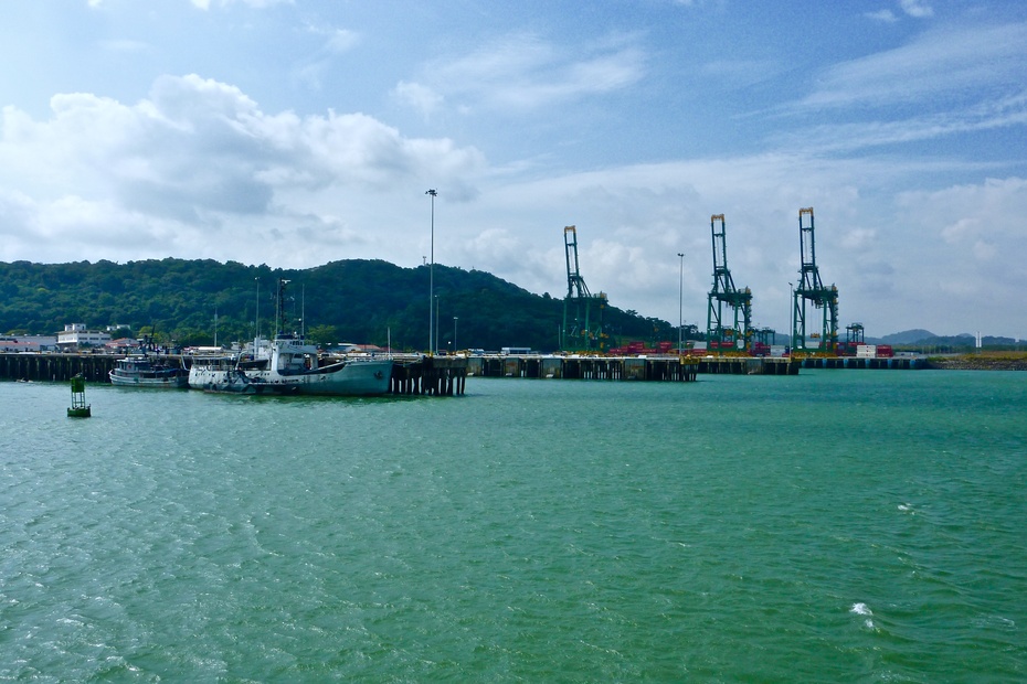 巴拿马运河河畔码头panamacanal