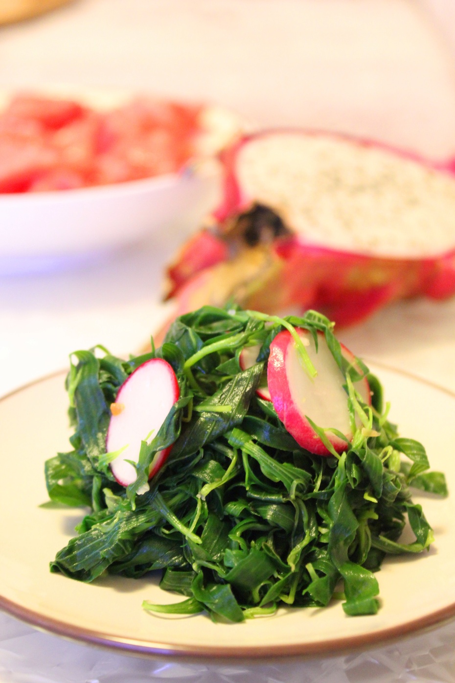 凉拌樱桃萝卜山苜楂野菜的魅力