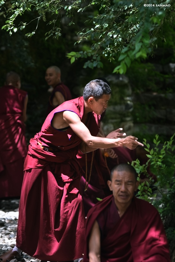 哲蚌寺里看辩经 (转)