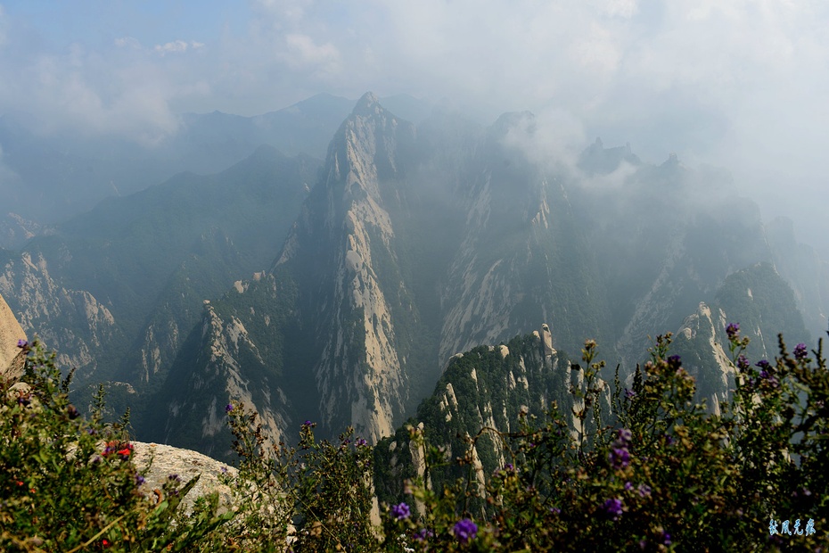 华山南峰之巅看三公山云卷云舒_手机搜狐网