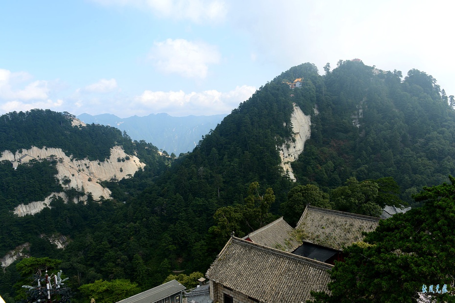 华山南峰之巅看三公山云卷云舒