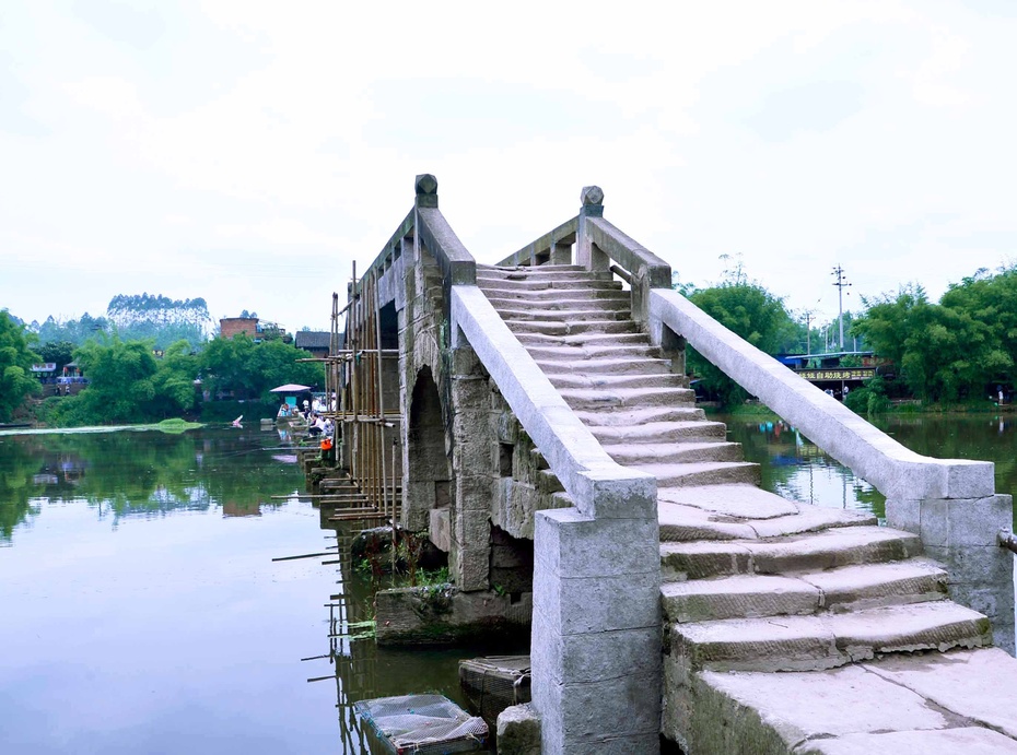 重庆桥上小镇图片
