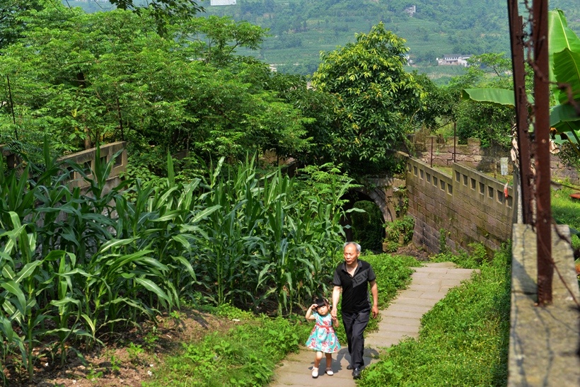 淶灘古鎮位於重慶市合川區東北28公里,地處渠江西岸的鷲峰山上,三面