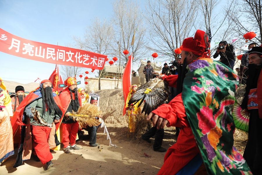 宁夏西吉陈阳川村大年初四闹社火