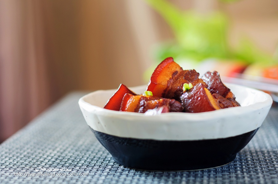 软嫩香浓口感不腻的常版本的红烧肉,味道也许没有