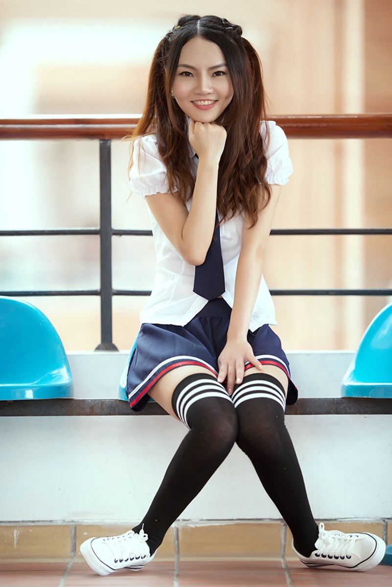 透视超短裙,黑丝校花