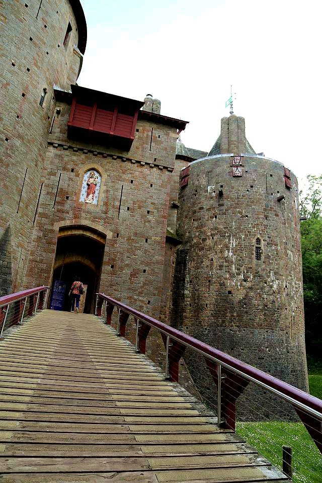 有着红色古堡称谓的科奇城堡