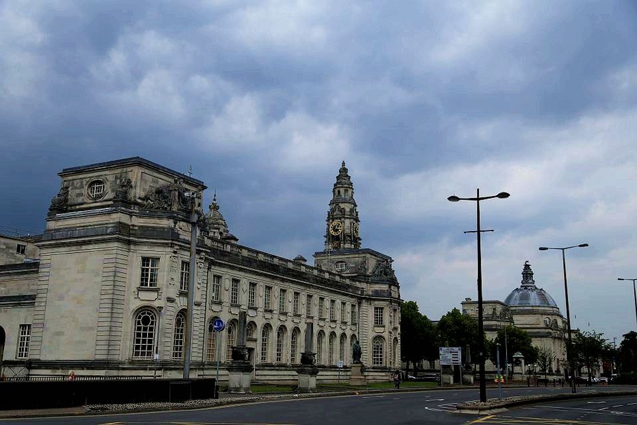 被历史古迹包裹着的威尔士首府卡迪夫