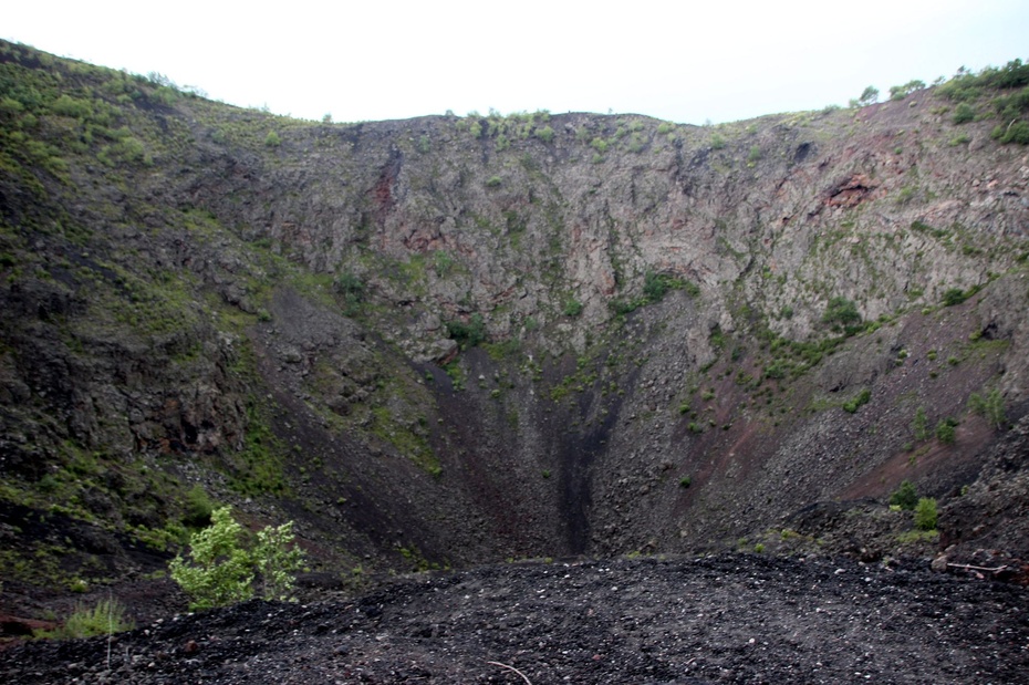老黑山火山口
