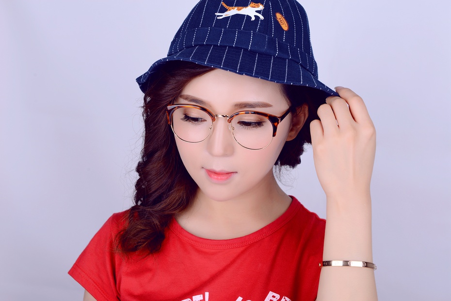 袁一诺vivian眼镜妆容也要好气色告别往日四眼妹