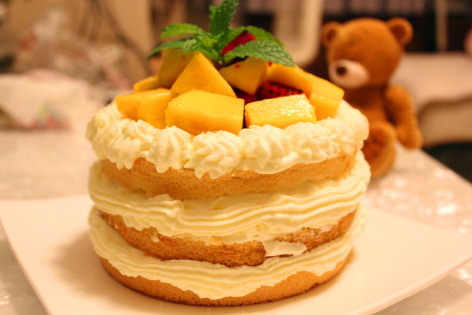 水果裸蛋糕简约的美味有乐感的小孩