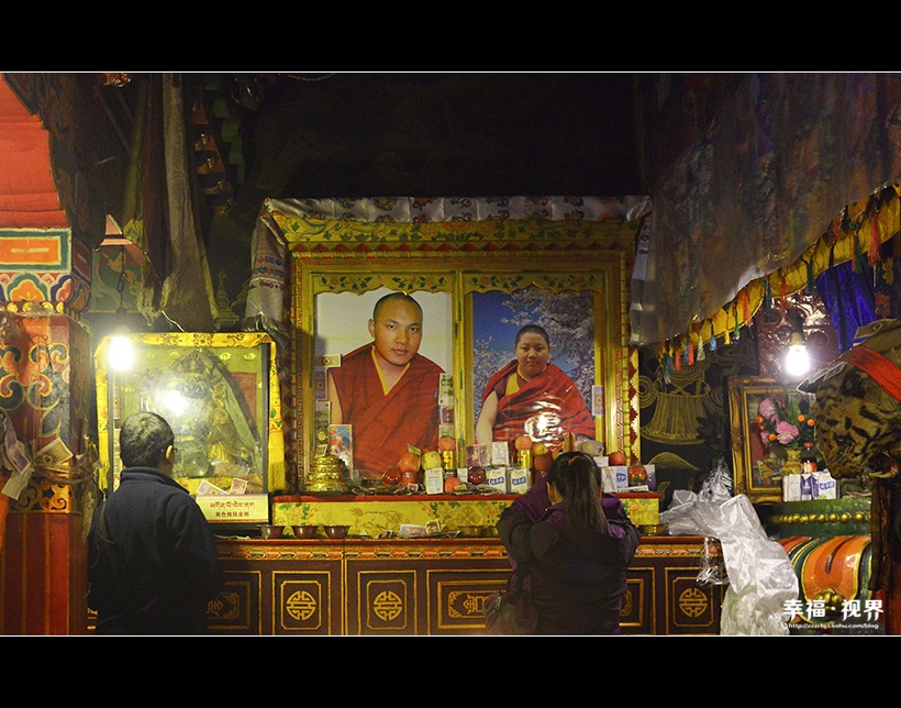 其中—腿骨舍利子由珠本仁波切活佛带回楚布寺