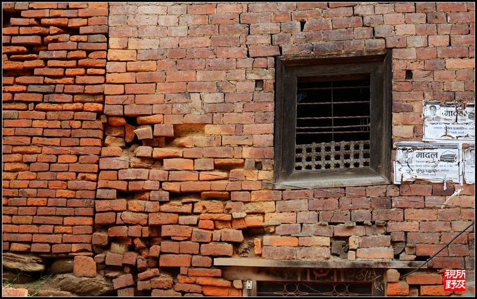 实拍尼泊尔令人堪忧的危房