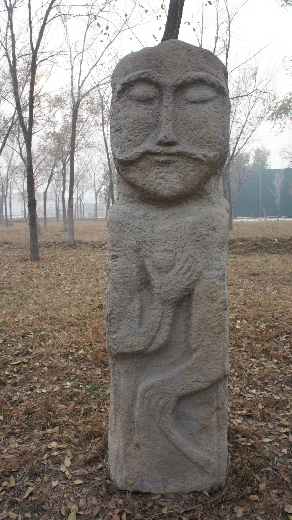 新疆野马艺术馆:神秘的草原石人-余昌国-搜狐博客