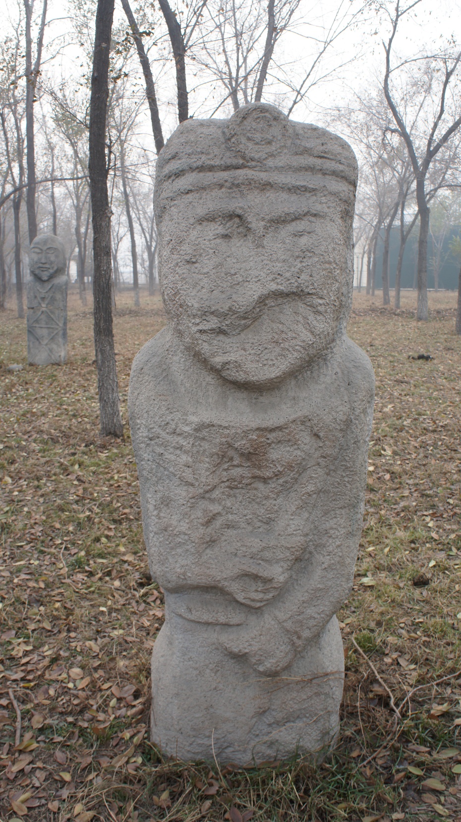 新疆野马艺术馆神秘的草原石人
