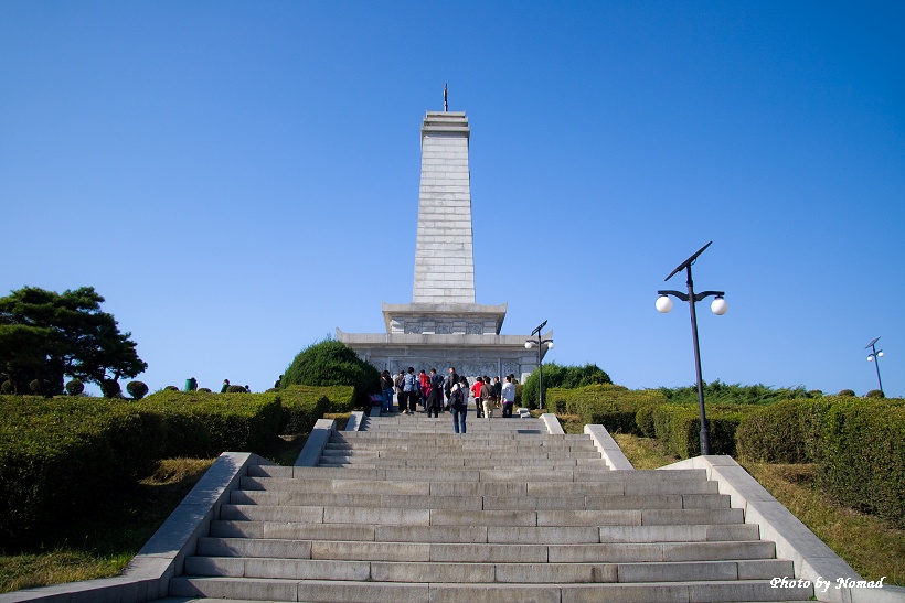 朝鲜政府在位于平壤的名胜古迹牡丹峰的北边修建了中朝友谊塔,其建筑