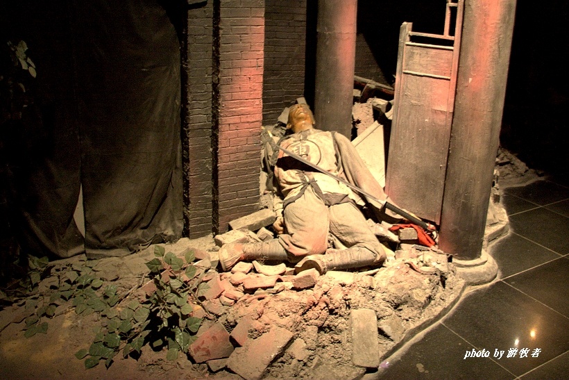 沙俄侵略军放火烧毁了瑷珲这座具有200多年历史的古城.