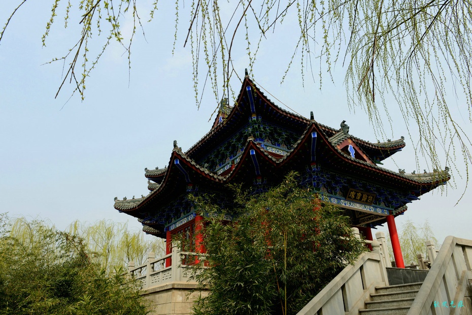 走在西安广运潭的春风里