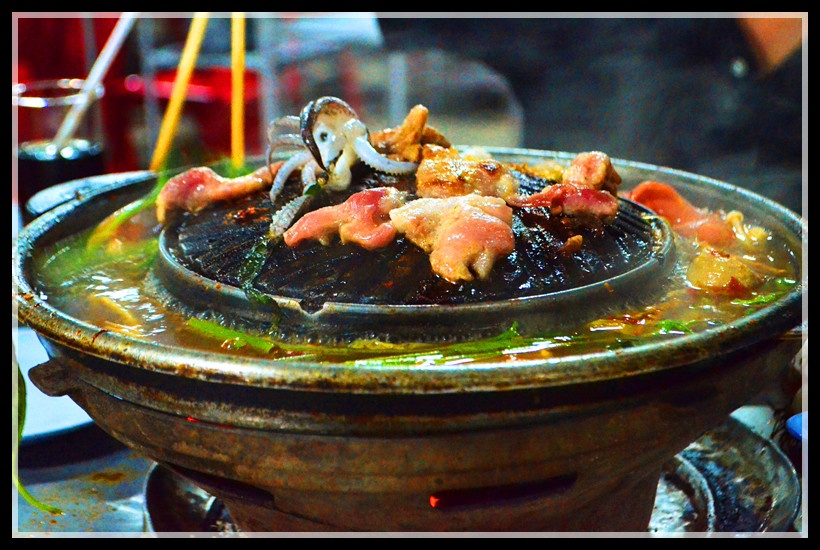 小城故事丛林飞跃与千人火锅