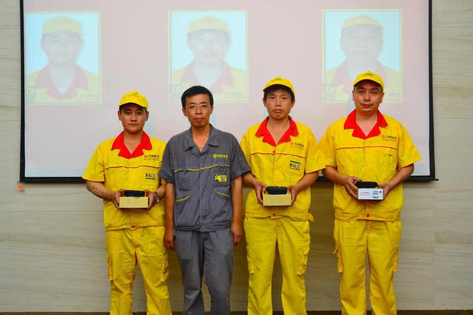咱们工人有力量——方林装饰工程中心年中工作总结及表彰大会正式召开