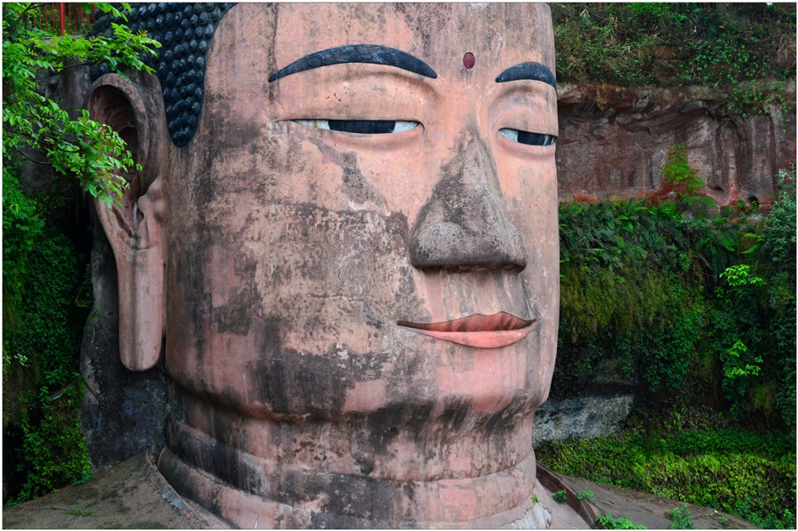 【转载】世界最大石刻弥勒佛坐像——乐山大佛