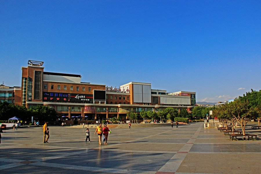 四川省西昌市月城广场图片