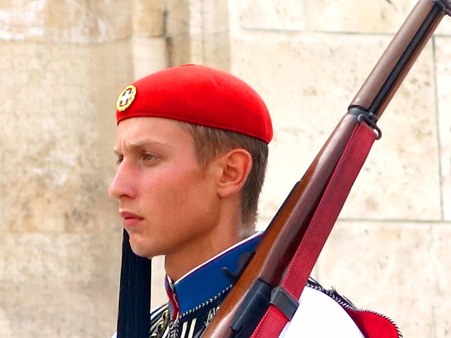 浪漫希腊致敬士兵