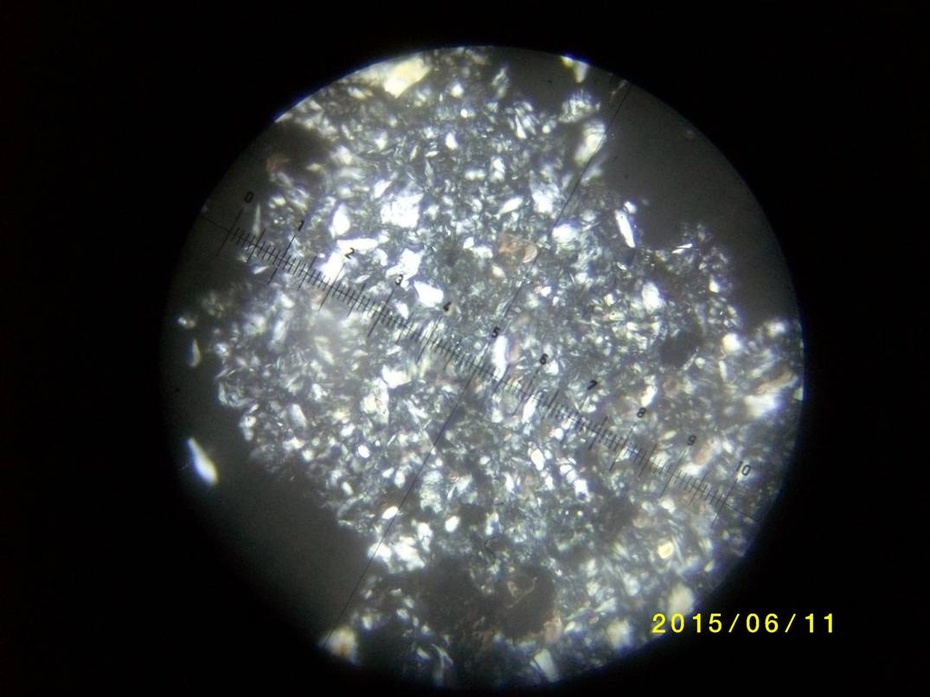 透闪石显微镜图片