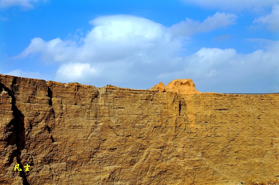 讨赖河峡谷形成的天然屏障