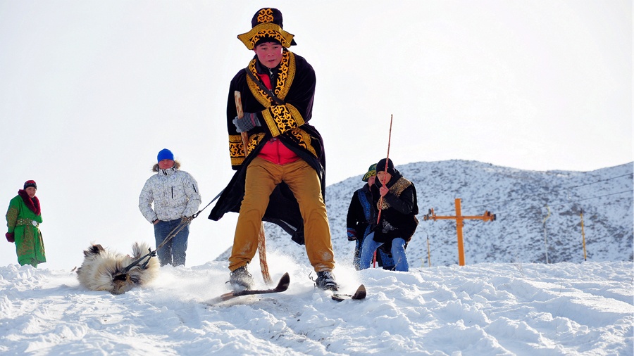 【新疆】今冬首滑人类滑雪起源地:阿勒泰