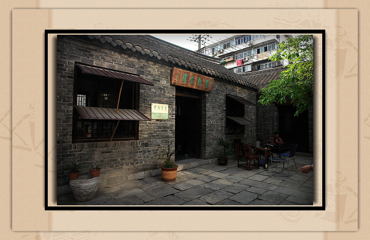 李可染,1907年(清·光绪三十三年)出生在江苏徐州一个平民之家,取名