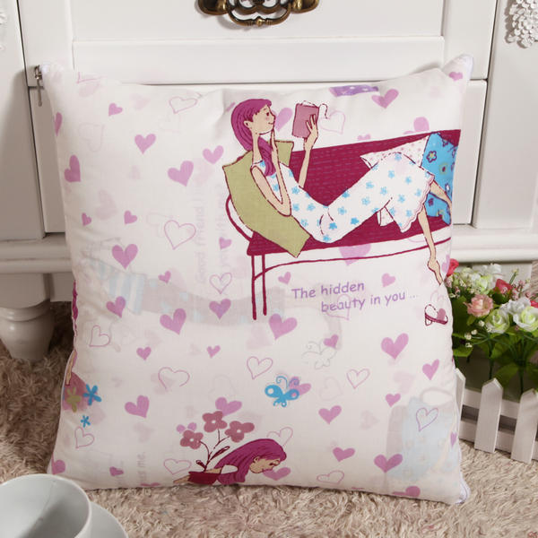 心心相印情侣抱枕呈现浓浓爱意