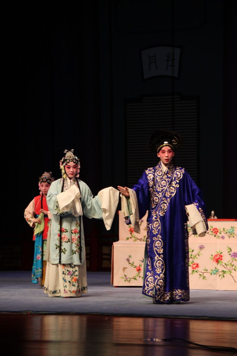 2,《珍珠衫》剧照1,海河剧院看评戏一个中国人都喜欢的"大团圆"结局