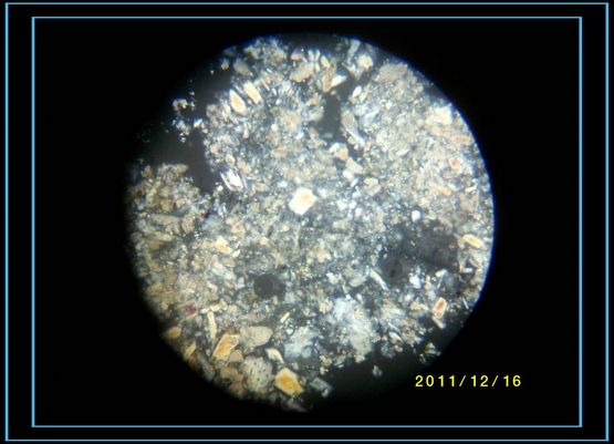 矿物成分:透闪石,方解石含量99%.