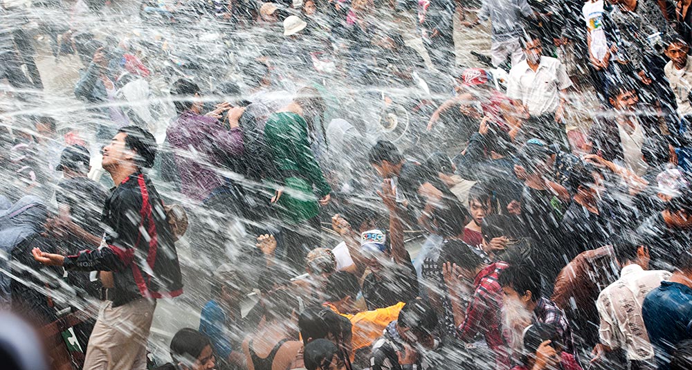 邂逅myanmar (3):疯狂泼水节