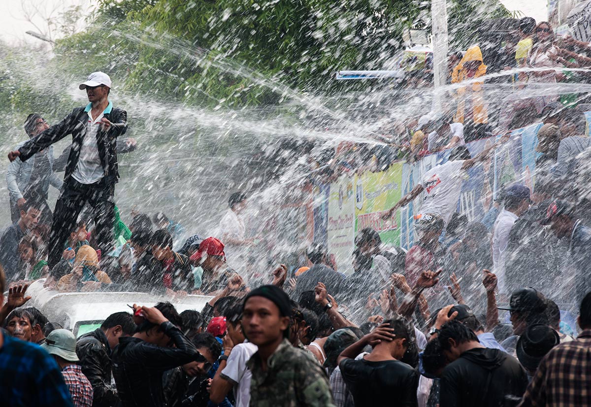 邂逅myanmar (3):疯狂泼水节-网络推广-中国徐德林
