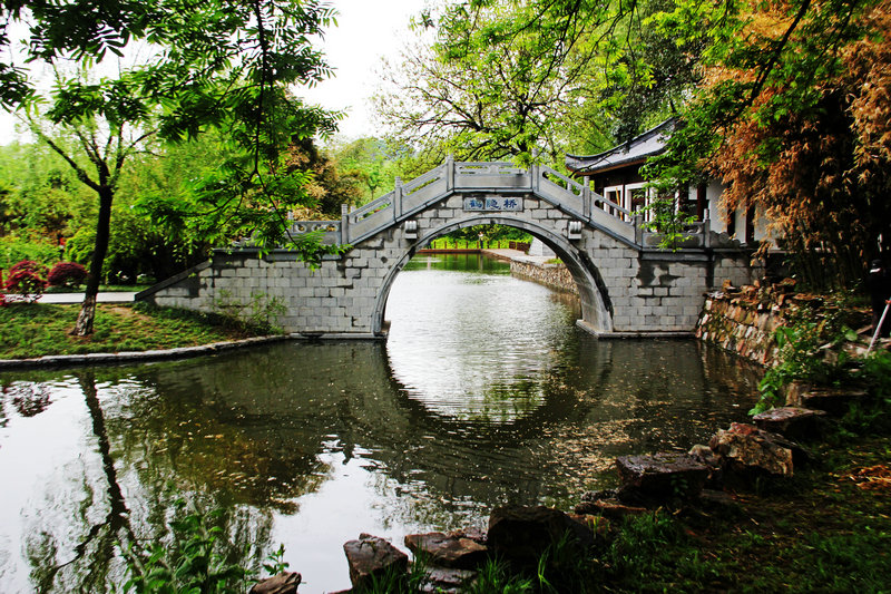 焦山看长江天堑,定慧寺海不扬波