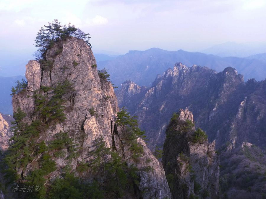 豫西山地暮春行