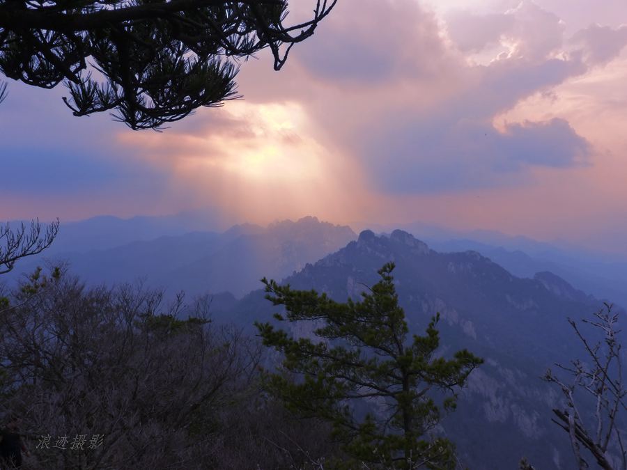 豫西山地暮春行