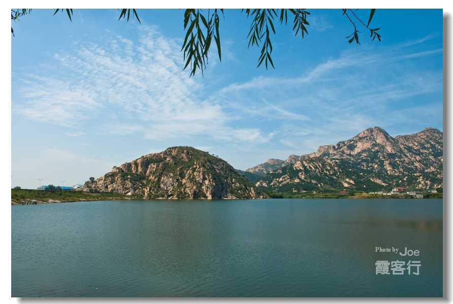 碣阳湖位于碣石山脚下,相传是秦始皇东临碣石,镌刻"碣石门辞"的地方.