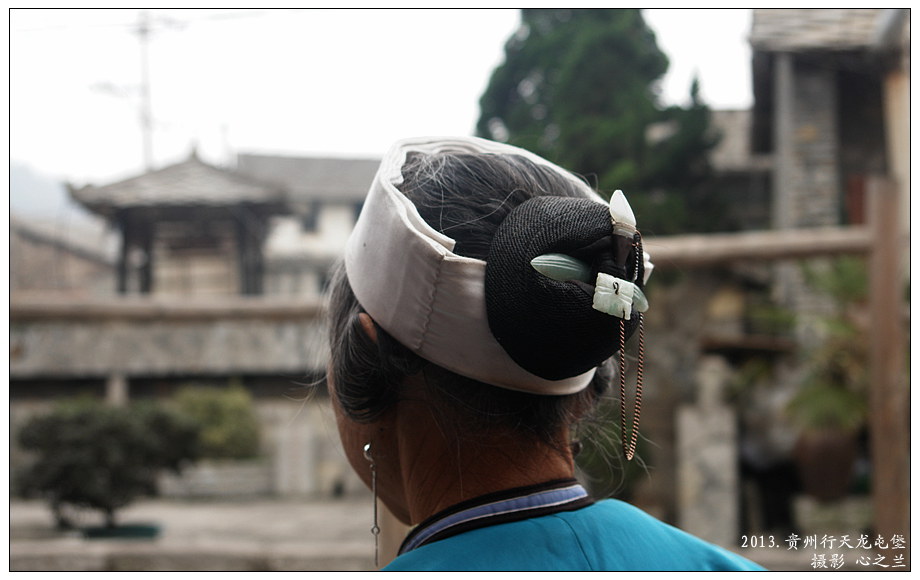 完整的凤阳汉装还包括凤头鞋,这是屯堡女人特有的鞋.